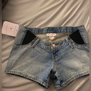 Maternity shorts